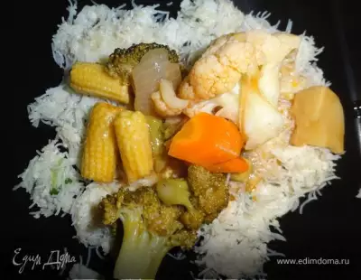 Кисло-сладкие овощи на вермишелевой подушке