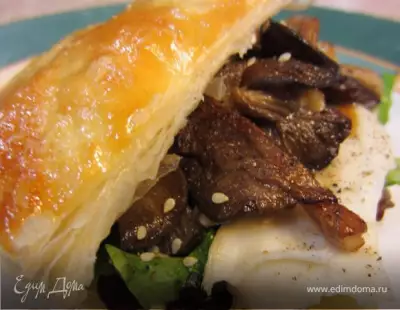 Сэндвич с моцареллой грибами и соусом нисуаз