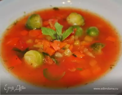 Томатный суп с брюссельской капустой и репой