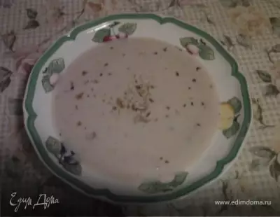 суп-пюре из цветной капусты с грецкими орехами