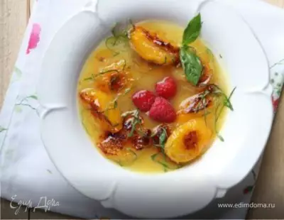 Ананасовый суп с абрикосами и базиликом