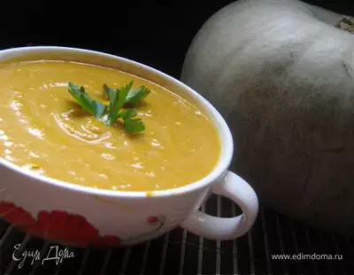 Суп-пюре тыквенный с гренками и сыром