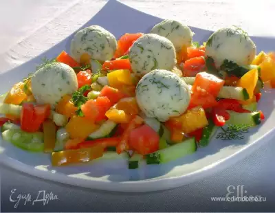 Салат овощной с шариками из феты