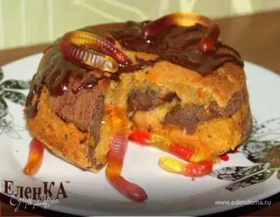 "Гнилостный червивый" кекс для Halloween