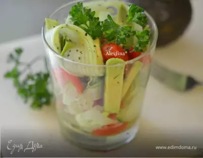 Диетический салат с авокадо