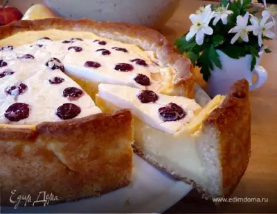 Творожный десерт с пудингом и вишневым безе чизкейк сэр