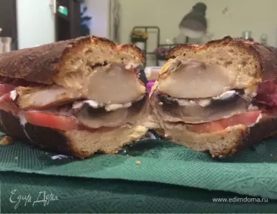 Хрустящий сэндвич с грушами-гриль и запеченными грибами