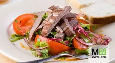 Теплый салат с говядиной гриль