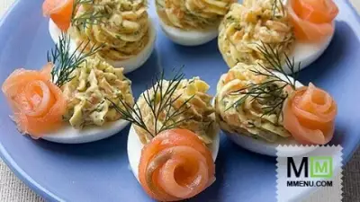 Яйца, фаршированные копченым лососем (2)