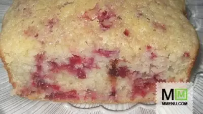 Манный кекс с ягодами