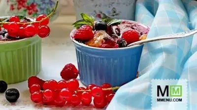 Йогуртово-творожные кексы с ягодами.