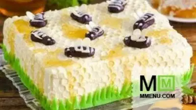 Орехово-медовый торт Пчелка