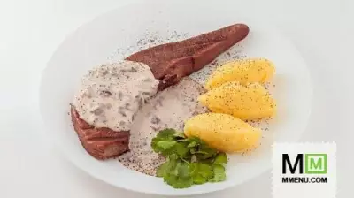 Телячий язык на гриле с грибным соусом и картофельным пюре