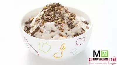 Йогуртовое мороженое с орехово шоколадной крошкой