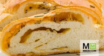 Стромболи хлеб с сырной начинкой