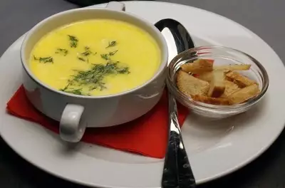 Сырный крем-суп с курицей и грибами