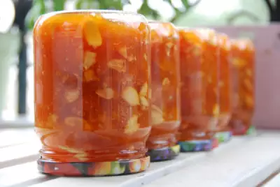 Витаминное варенье из абрикосов с миндалем: оригинальный рецепт