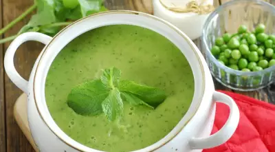 Гороховый суп-пюре из замороженного зеленого горошка