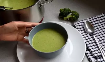 Крем-суп из шпината и брокколи