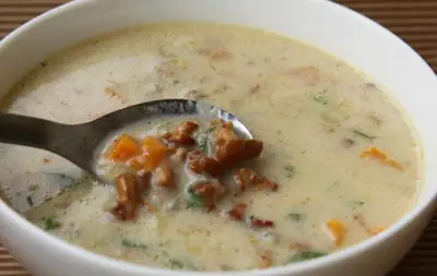Крем-суп из лисичек со сливками