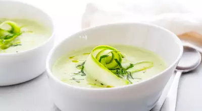 Диетический суп-пюре из кабачков со сливками: быстрый рецепт