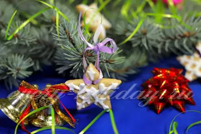Рождественское печенье на елку с глазурью