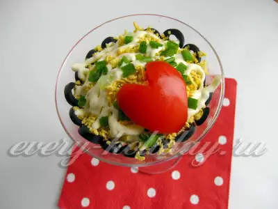 Салат с помидорами и кукурузой "Сердце"