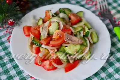 Салат из печени трески и овощами «Самый вкусный»