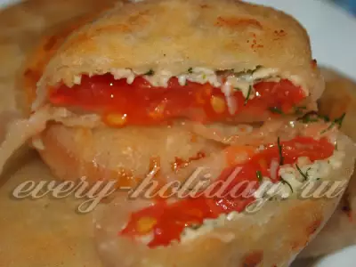 Пирожки "Бомбочки" с сыром и помидорами
