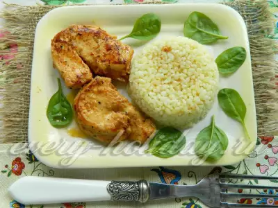 Жареное филе курицы на сковороде с приправой бурбон