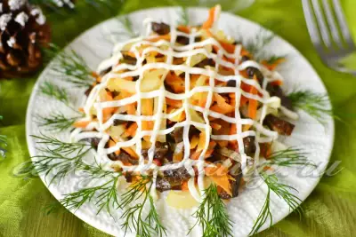 Салат с говяжьей печенью и морковью