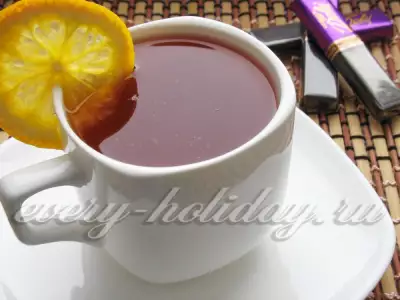 Чай с апельсином и сухофруктами