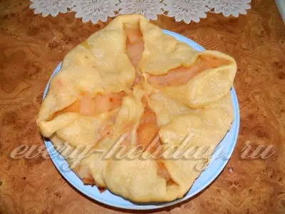 Яблочный пирог из слоеного теста кадриль
