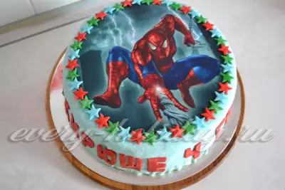 Торт «Человек-паук» с мастикой и сахарной картинкой