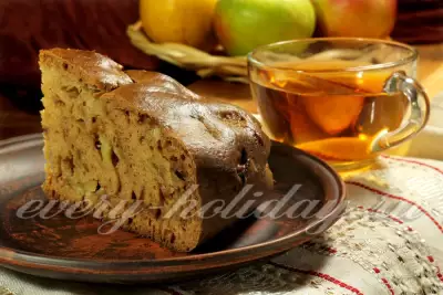 Пирог с яблоками на кефире