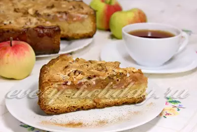 Пирог из творожного теста с крыжовником и яблоками