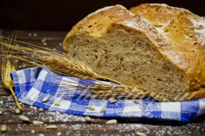 Ржаной хлеб в духовке. Постный хлеб с семенами