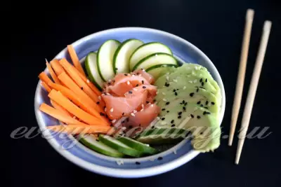 Салат sushi bowl