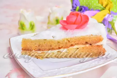 Бисквитный торт с белковым суфле
