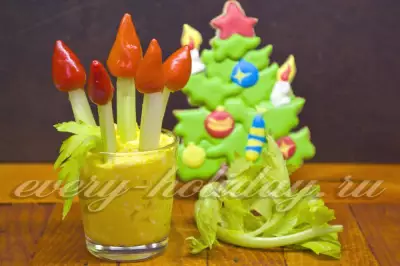Новогодние веррины с сырным салатом с куркумой и сельдереем