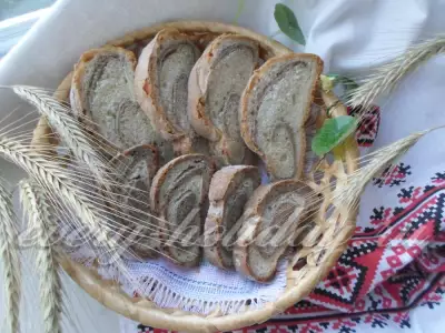 Домашний спиральный пшенично-ржаной хлеб в духовке