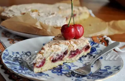 Летний пирог с сезонными ягодами