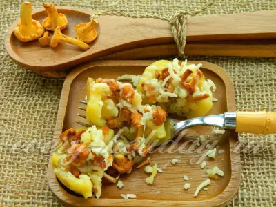 Картофель, фаршированный лисичками