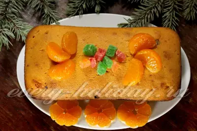 Праздничный кекс с изюмом и мандаринами в духовке
