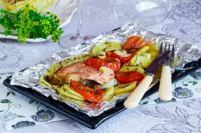 Рыба в фольге запеченная с овощами в духовке