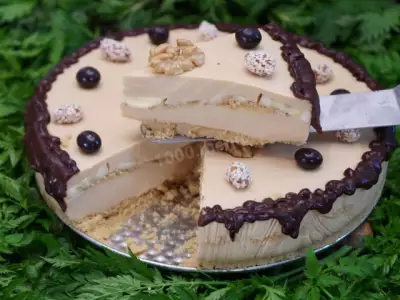 Карамельно-творожный торт с орехом без выпечки