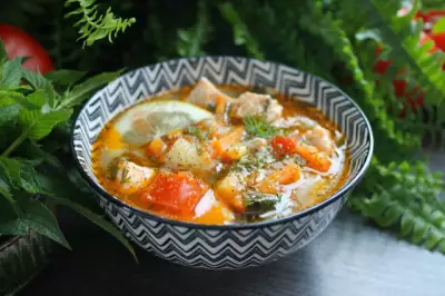 Суп из красной рыбы и шпината