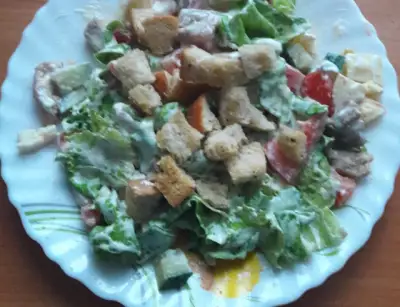 Легкий салат со свининой