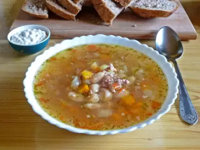Суп с фаршем и фасолью