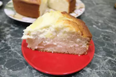 Пирог с начинкой из творога и ананасов